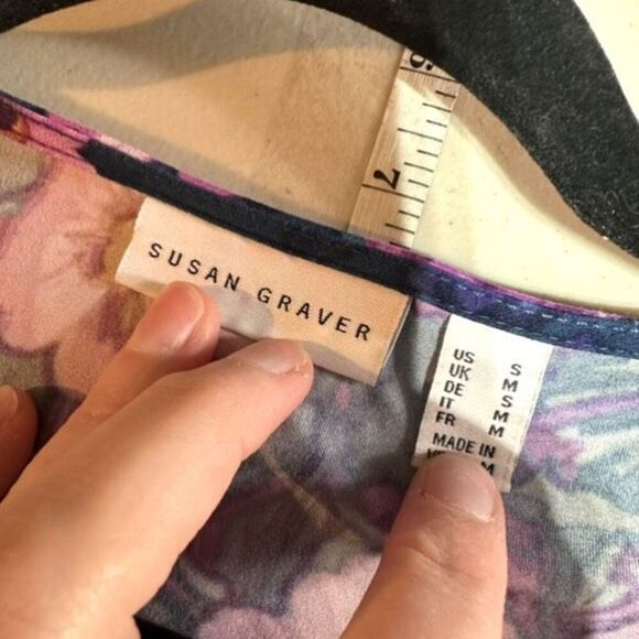 Susan Graver Floral Stretch Knit Bell Sleeve Blouse Small Dark Romantic Floral - Picture 4 of 6